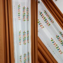 Rideaux Fleuries - Ensemble 2 Tissus Lourds + 1 Voilage Fleurie - Marron/Blanc