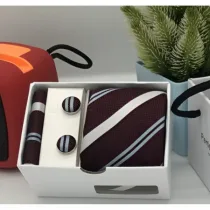 Coffret cravate - pochette - boutons de manchettes
